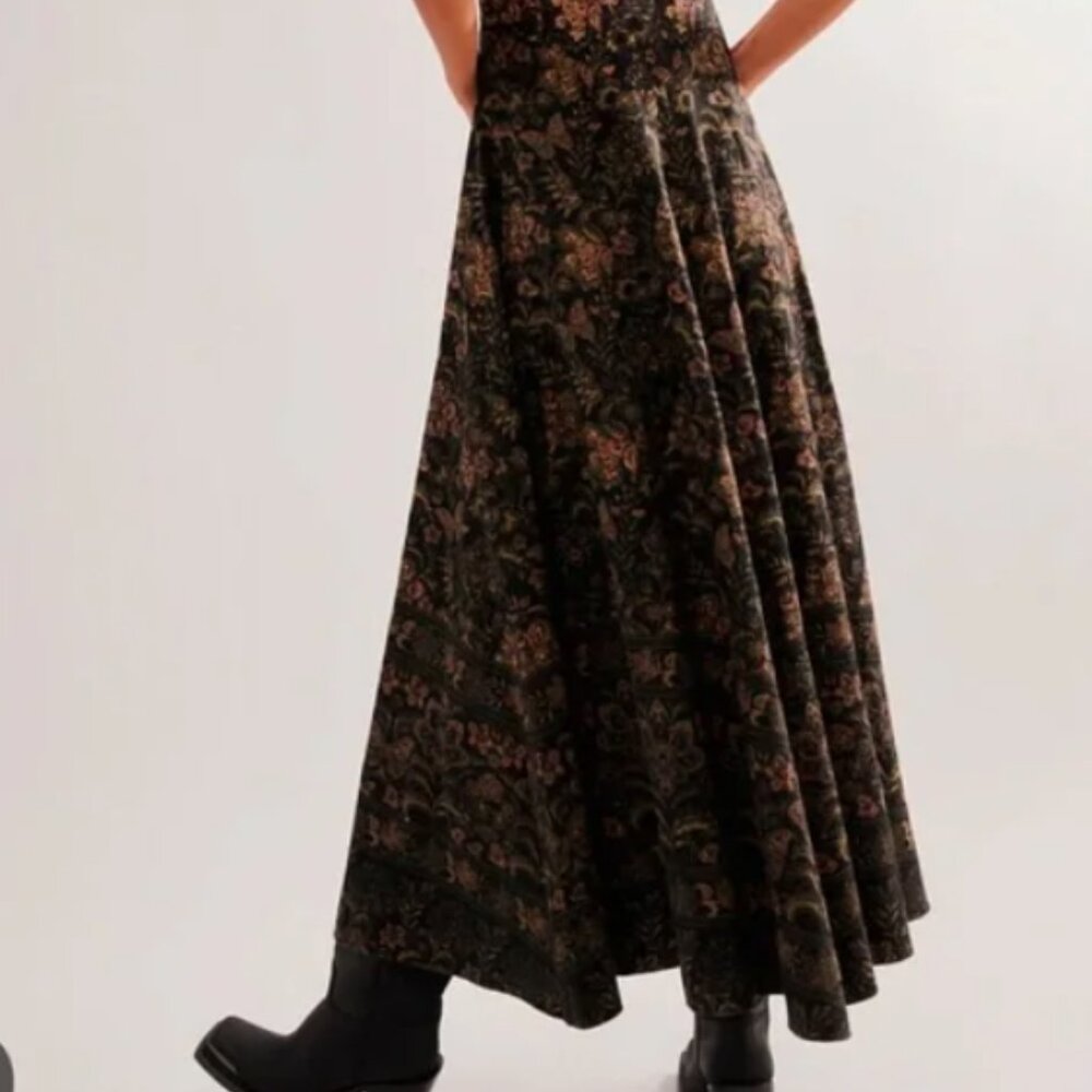 Malena, fits like S, dress, Black Floral - Picture 2 of 8
